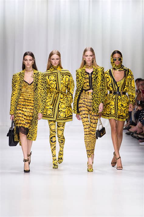 versace show 2018 spring|Versace spring collection.